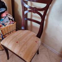 Vetrina, tavolo e sedie, sala da pranzo