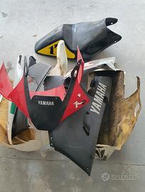 carene yamaha r6 2002 in vetroresina da pista