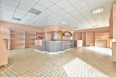 NEGOZIO A TRONZANO VERCELLESE