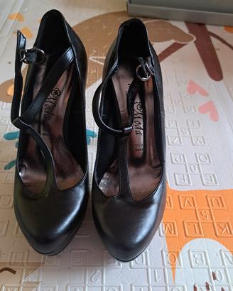 Scarpe tacco alto nere ecopelle con cinturino