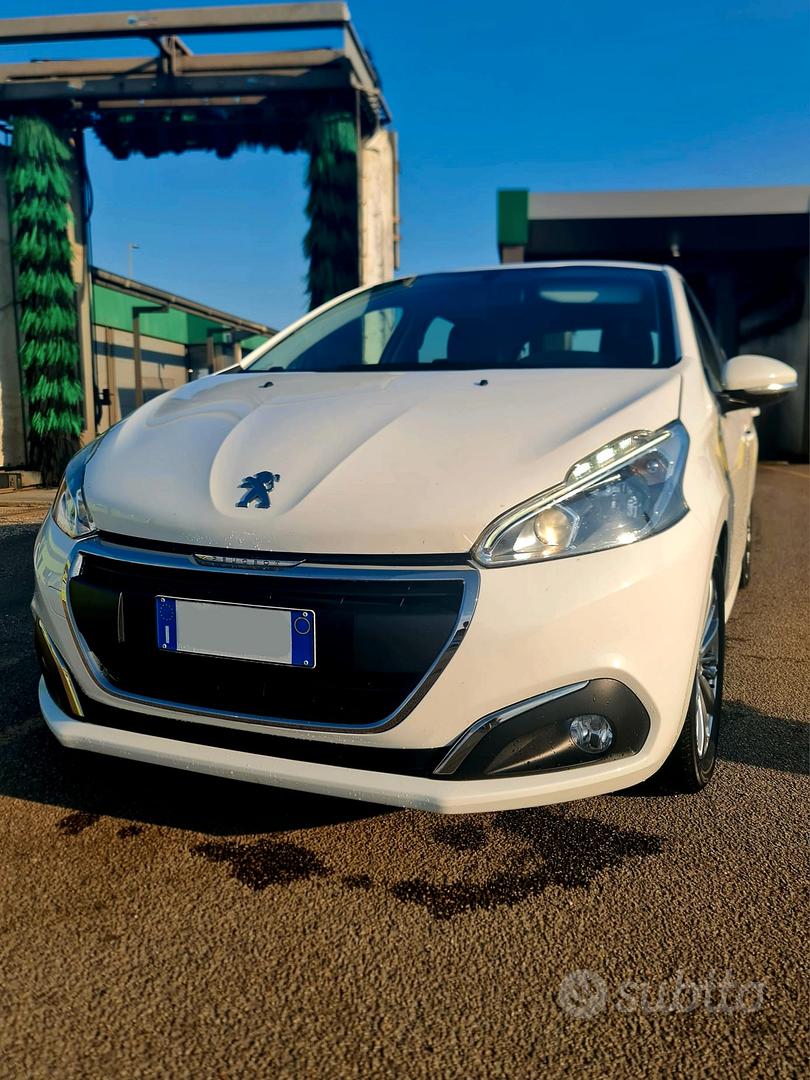 Peugeot 208 1° serie