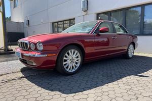JAGUAR XJ 4.2 BENZINA V8 EXECUTIVE
