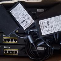 Cisco 877 completo di alimentatore (4 disponibili)