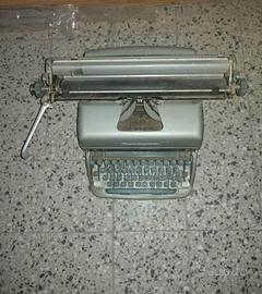 Macchina da scrivere anni 50