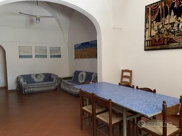 TORRE MOZZA-ampia villetta tipica con cortile