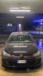 Golf GTI.   U r g e n t e
