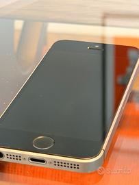 Apple iPhone SE (2017) – Buone condizioni