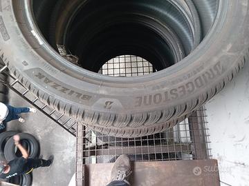 Pneumatici invernali Bridgestone 225/50R18