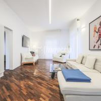 AMPIO TRILOCALE RISTRUTTURATO CON 3 BALCONI E 2 PO