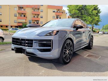 Porsche cayenne coupe' modello 2024