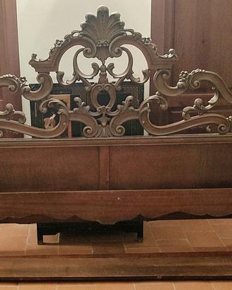 LETTO MATRIMONIALE in LEGNO INTAGLIATO 