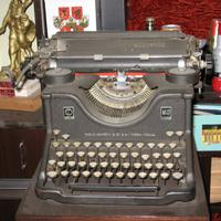 Macchina da scrivere M40