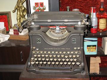 Macchina da scrivere M40