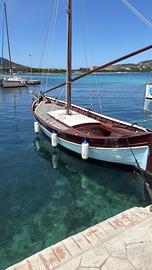 Gozzo a vela latina restaurato