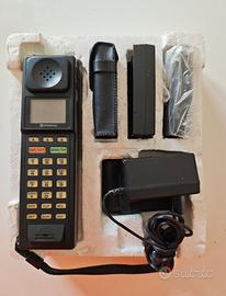 Cellulare Hitachi Butterfly vintage anni 90 