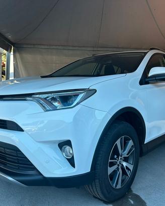 Toyota RAV 4 RAV4 2.0 D-4D 2WD Business