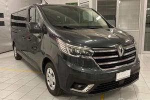 Noleggio van 9 posti senza autista. Cargo o traino