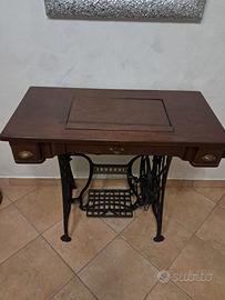 Macchina da cucire vintage.