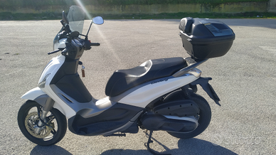 Piaggio Beverly 350 sport touring