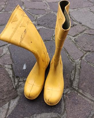 Stivali nuovi in gomma