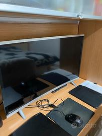 Televisione Akai Smart 32 pollici curva