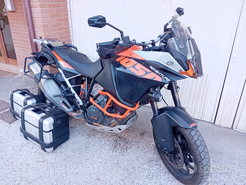 KTM ADVENTUR 1050 cc
