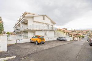 VILLA A SCHIERA A GUIDONIA MONTECELIO