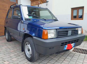 Fiat Panda 4x4 climbing