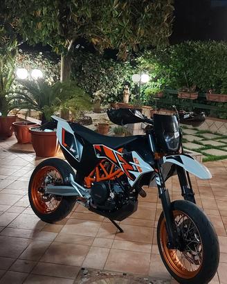 ktm 690 SMC R