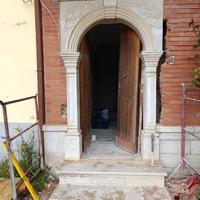 portale in pietra 