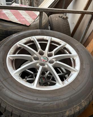 Cerchi e gomme 17’ Alfa Romeo Stelvio