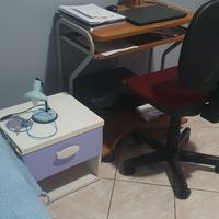 tavolino rotelle studio con sedia 
