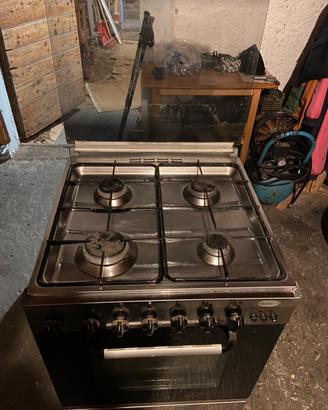 Fornelli a gas con forno elettrico