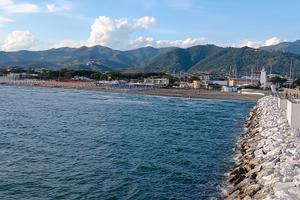 Estate 2026 semindipendente con giardino