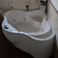Vasca idromassaggio angolare 