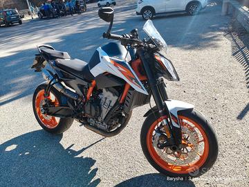 KTM 890 Duke R 