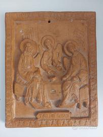 Bassorilievo in terracotta "Trisagion"