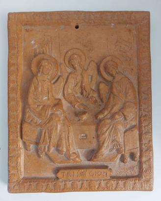 Bassorilievo in terracotta "Trisagion"