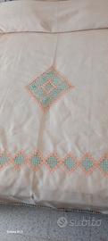 coperta matrimoniale cm 270x280 Ricamata a mano 