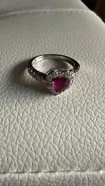 Anello con cuore rubino e brillanti