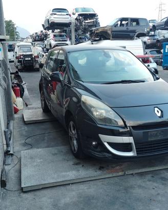 RENAULT SCENIC 1.9 TD 2010 F9QN8  PER RICAMBI