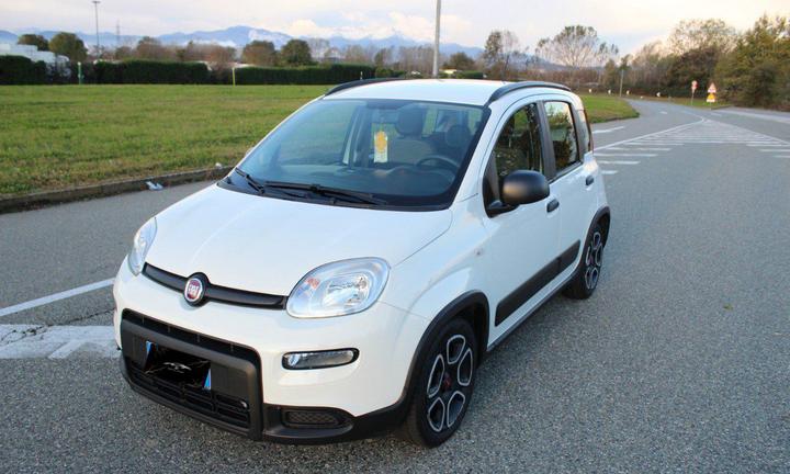 Panda Hybrid, 2022, 1.0 cc, FireFly, km 42.000