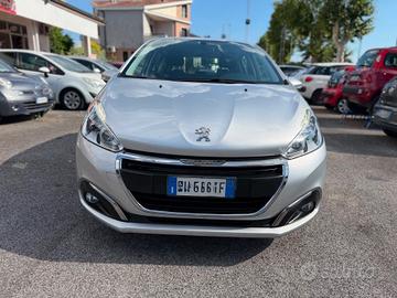 Peugeot 208 PureTech 82 5 porte Black Line 2