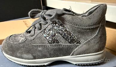 Sneakers bambina taglia 26