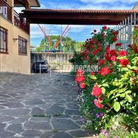 VILLA SINGOLA CON TERRAZZO, GIARDINO E LABORATORIO