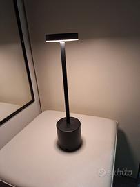 lampada da tavolo ricaricabile