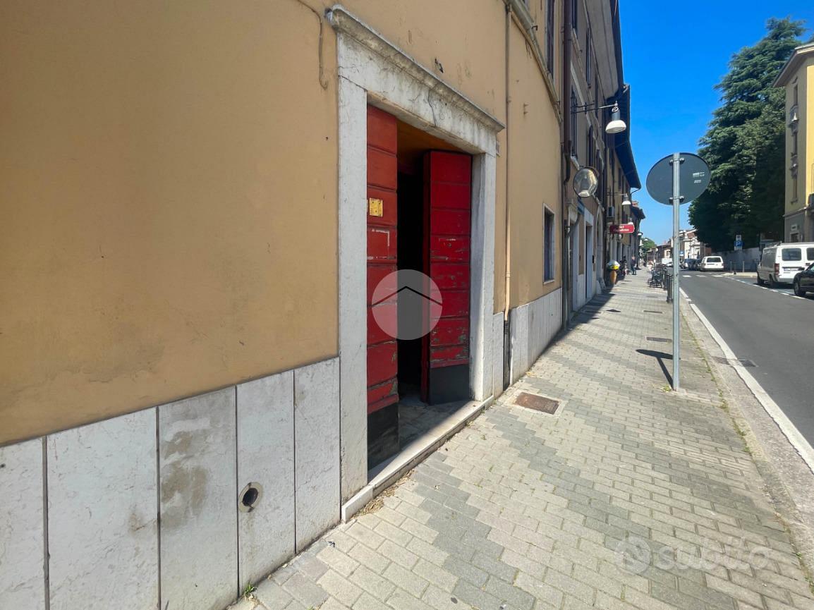 NEGOZIO A BRESCIA