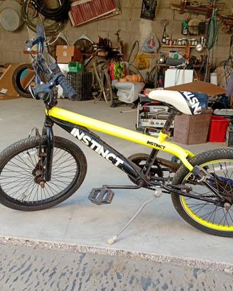 Bicicletta BMX Instinct Freestyle Giallo Fluo/Nera