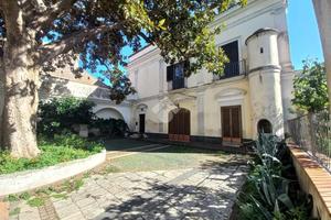 3 LOCALI A SAN FELICE A CANCELLO