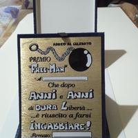 Cofanetto targa blu e oro con frase 